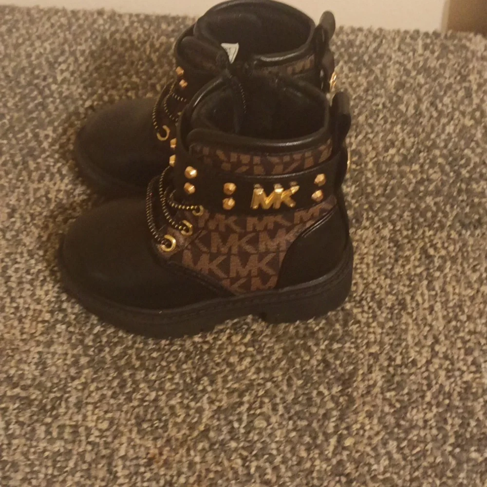 Stylish Michael Kors Black Kids Combat Boots with Gold Studded Accents Size 5